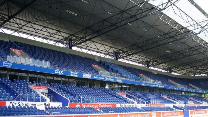Haupttribüne der MSV-Arena in Duisburg auf einer Archivaufnahme von 2005